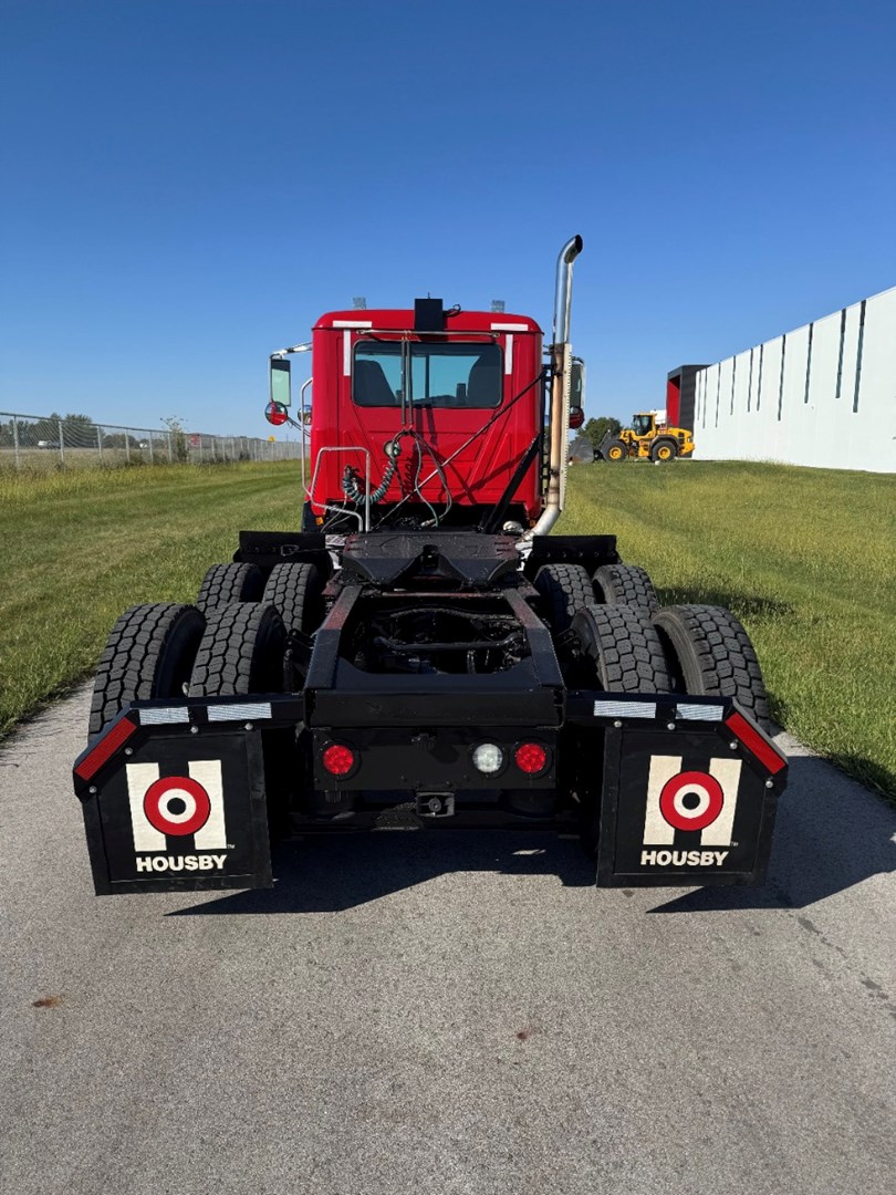 2018 MACK CXU613 - USED TRUCKS DAY CAB - image 5